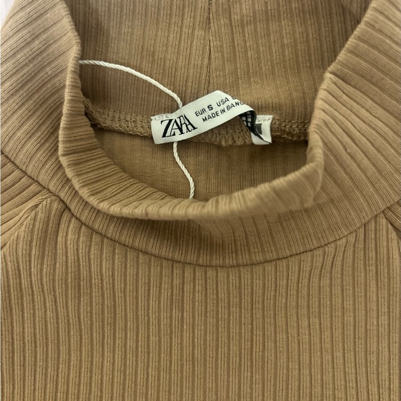 Zara basic t-shirt - Picture 3 of 3